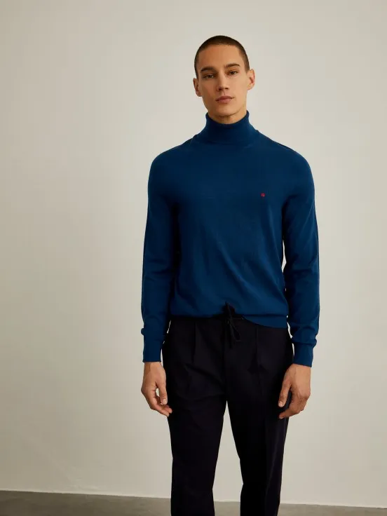 100% wool turtleneck sweater