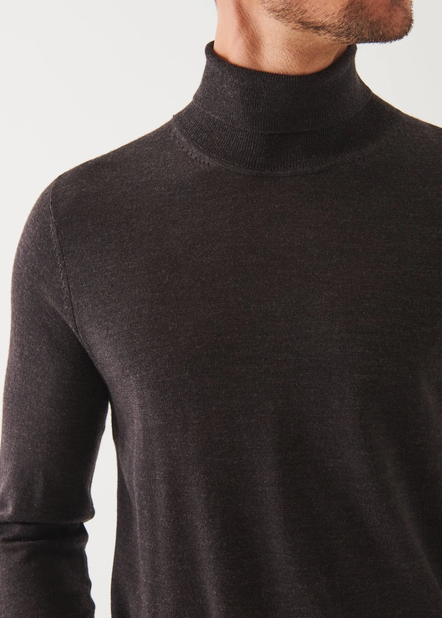 EXTRA-FINE MERINO TURTLENECK