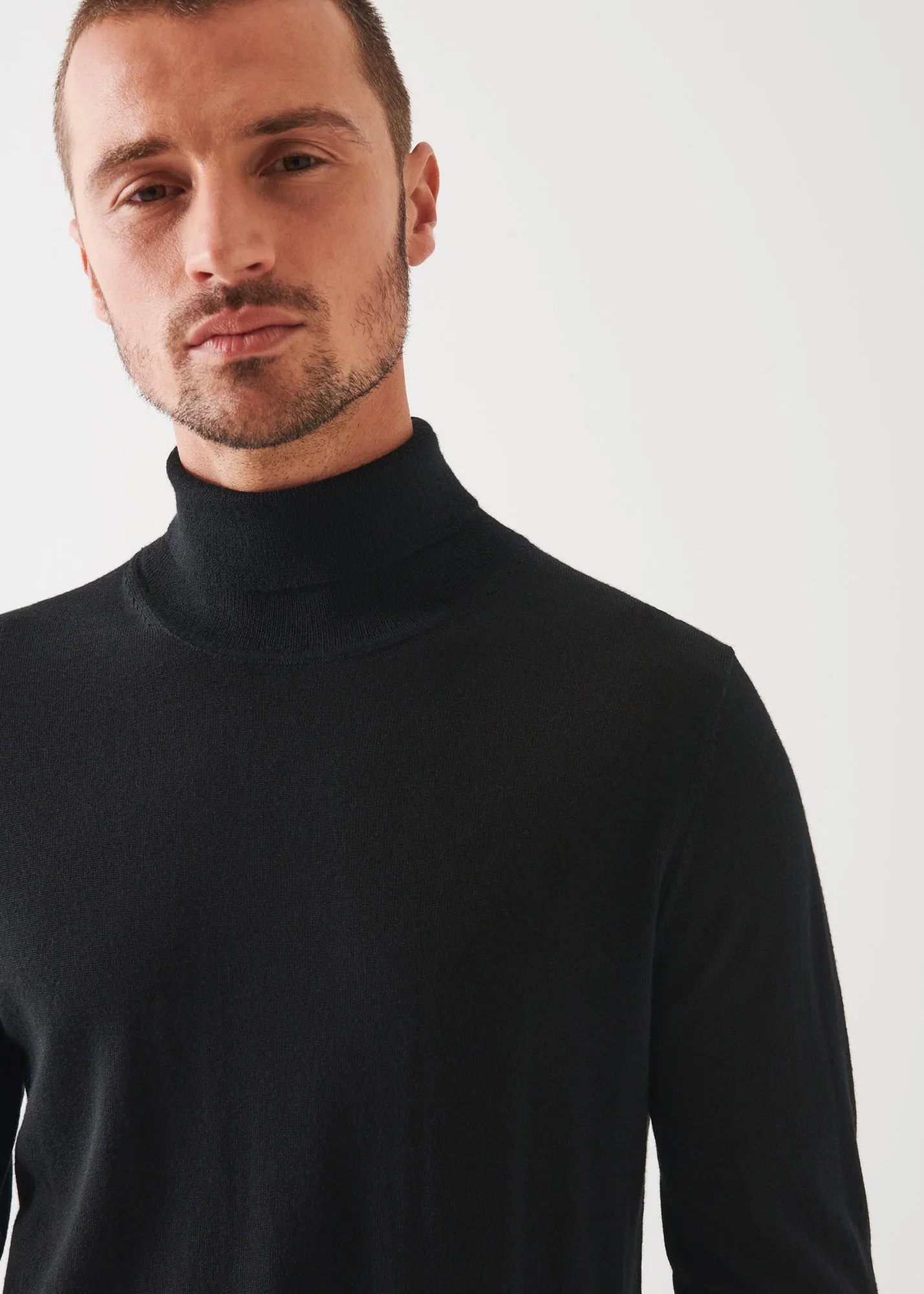 EXTRA-FINE MERINO TURTLENECK