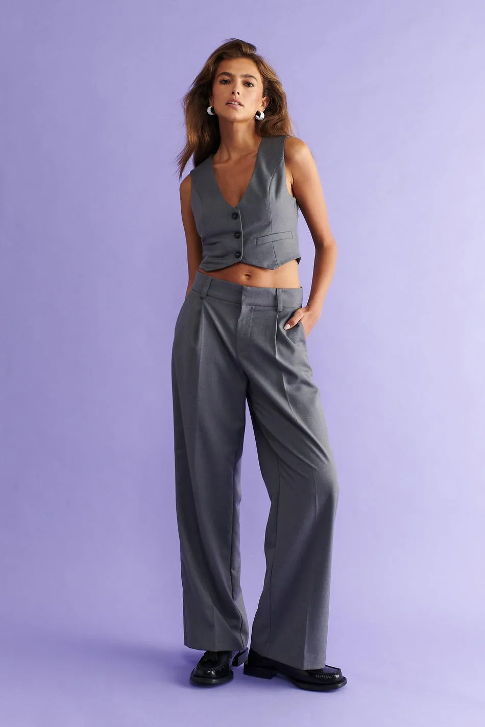 Low waist trousers