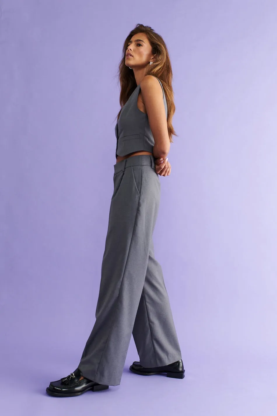 Low waist trousers