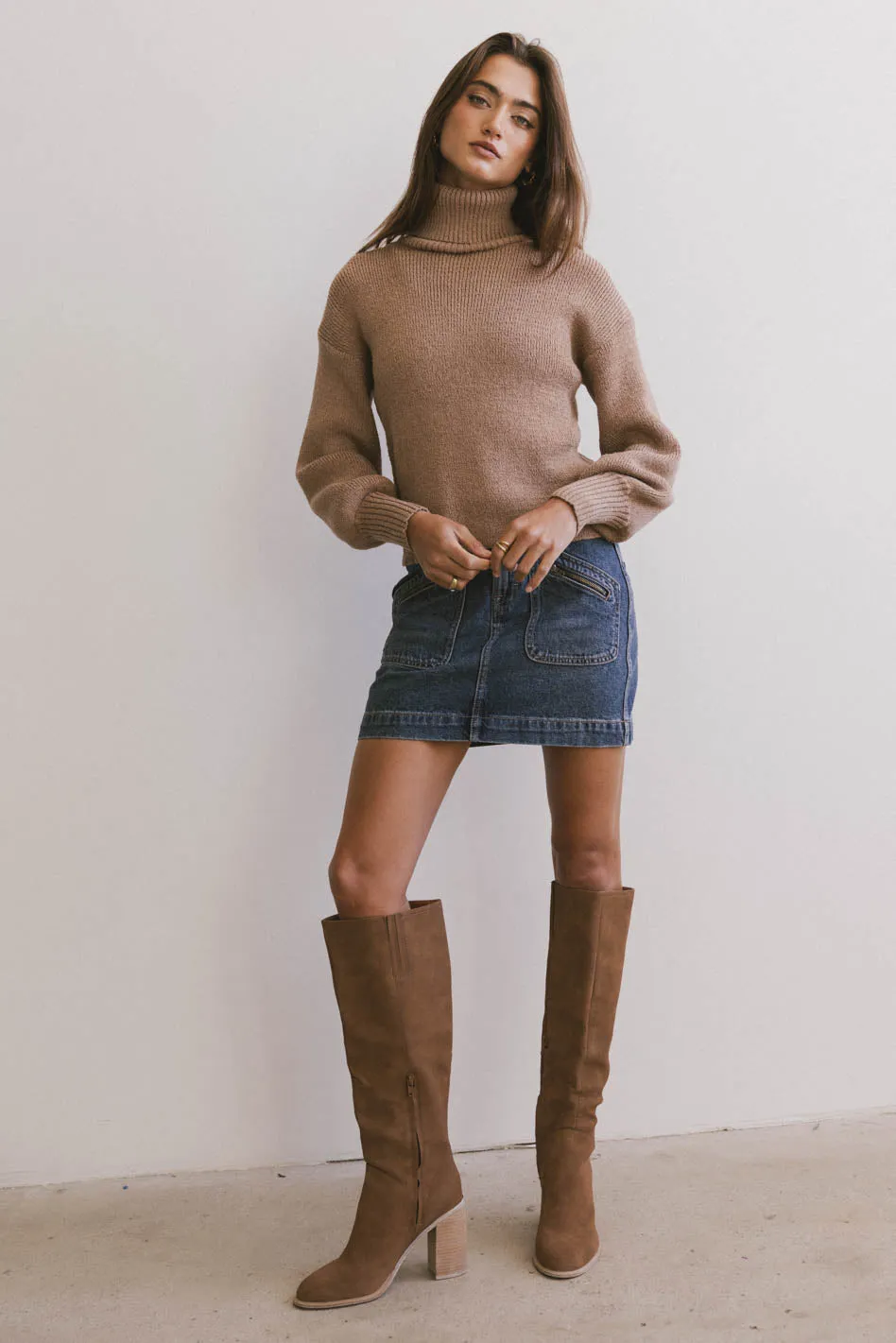 Shea Turtleneck Sweater in Brown