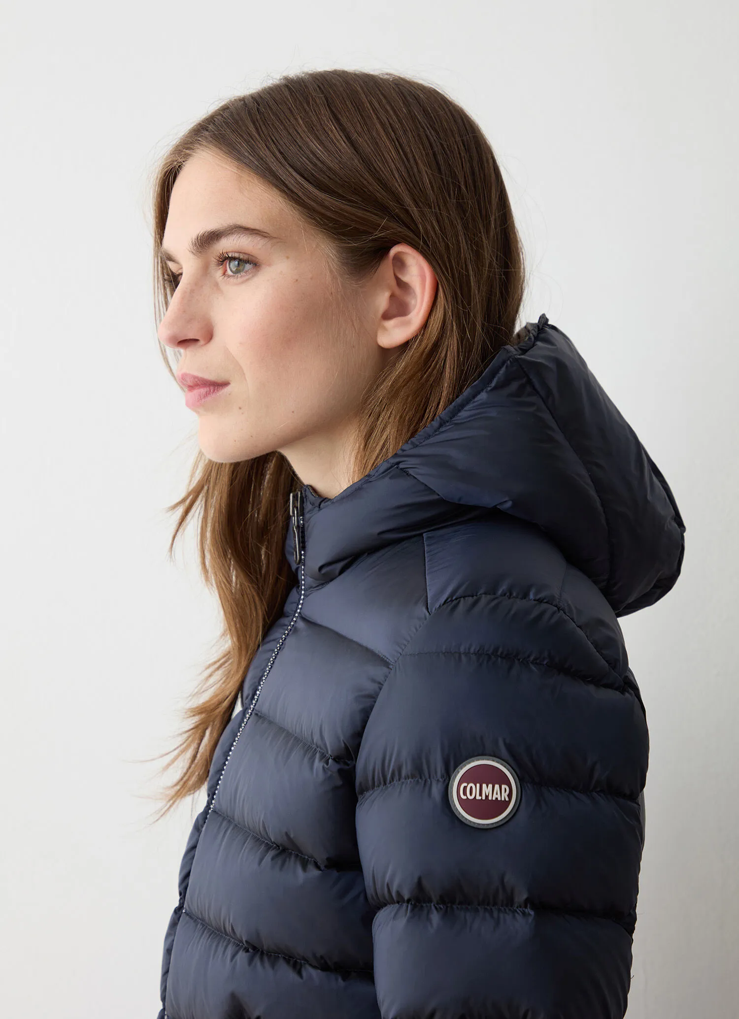 Short down jacket with attached hood-