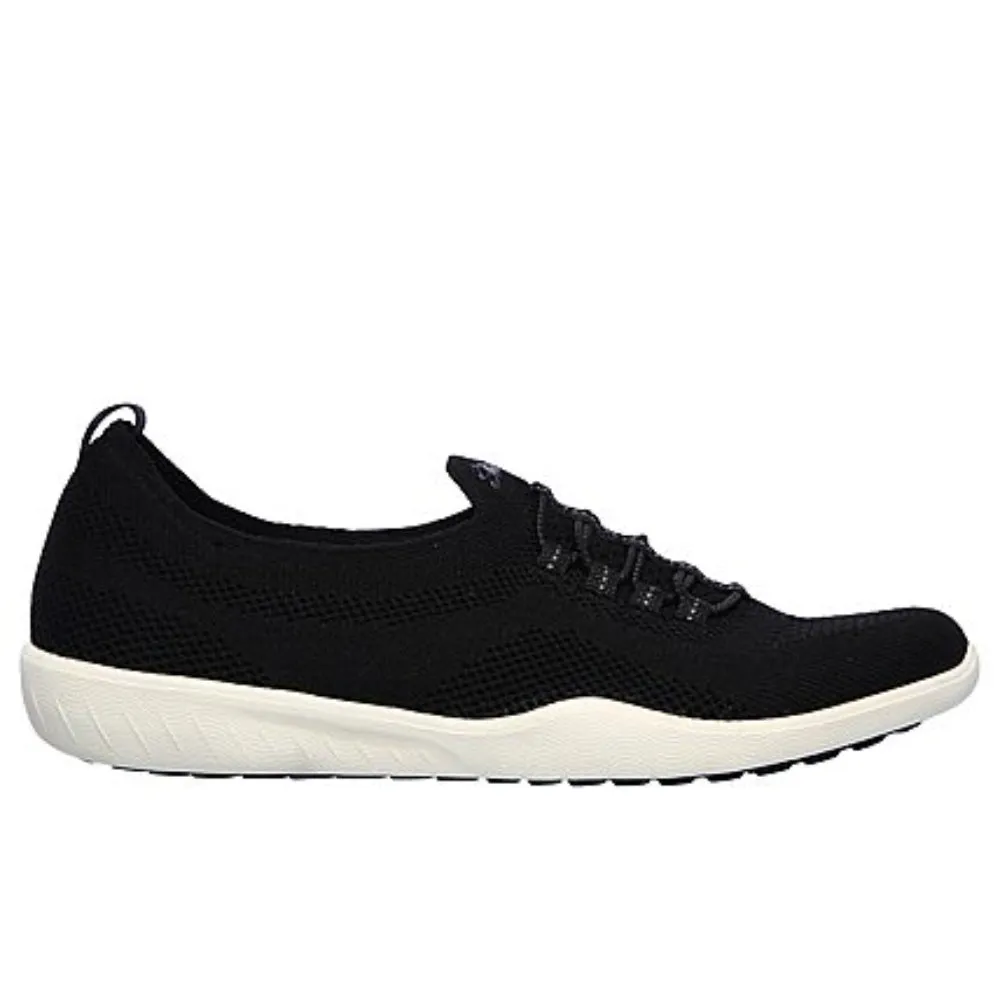 SKECHERS Women's Newbury St-Every Angle (Black/White)