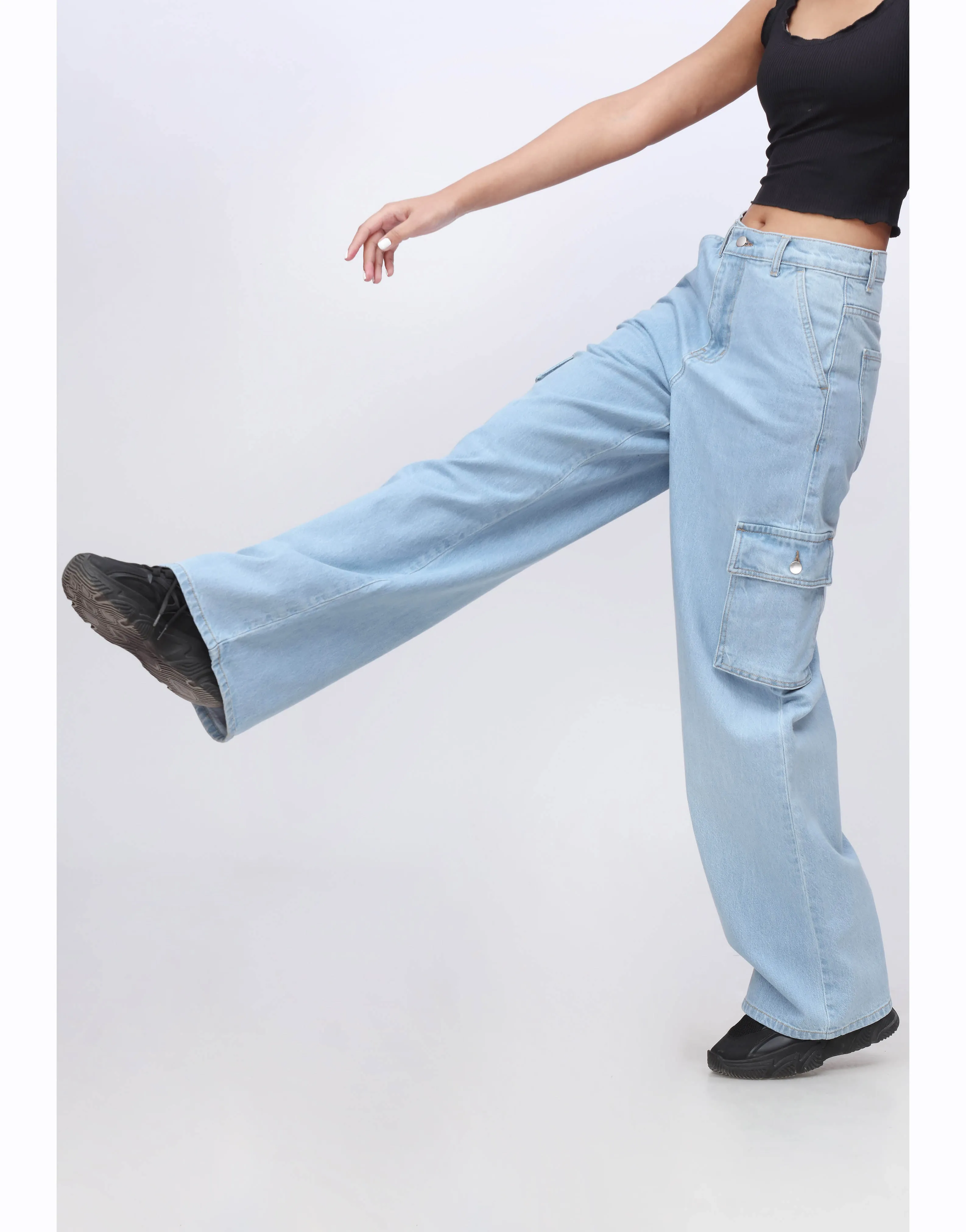 Wide Leg Cargo Jeans Light Wash