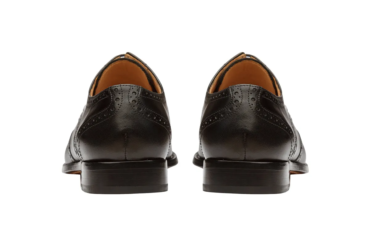 WINGCAP BROGUE WITH MEDALLION – Black